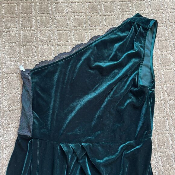 Lulus All The Luxe Velvet Dress L Emerald Green Lace One Shoulder Mini Fairy NWT - Picture 3 of 9